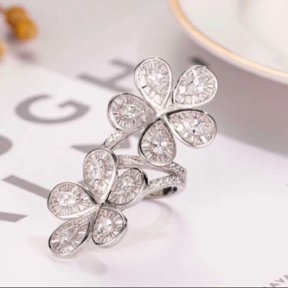 Stunning 925 Silver Flower Ring - Picture 2 of 8
